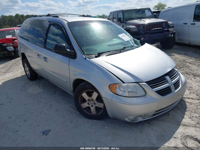 Salvage Dodge Grand Caravan Image