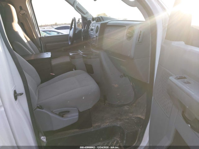 Ford E-250 Commercial