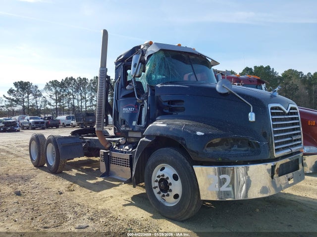 Mack Pinnacle