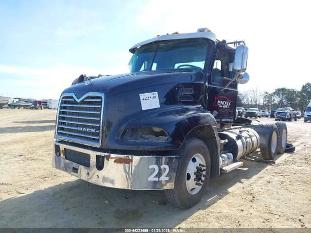 Mack Pinnacle