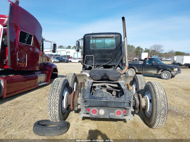 Mack Pinnacle