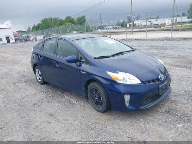 Salvage Toyota Prius Image