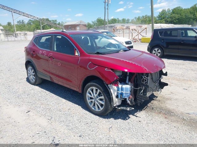 Salvage Nissan Rogue Image