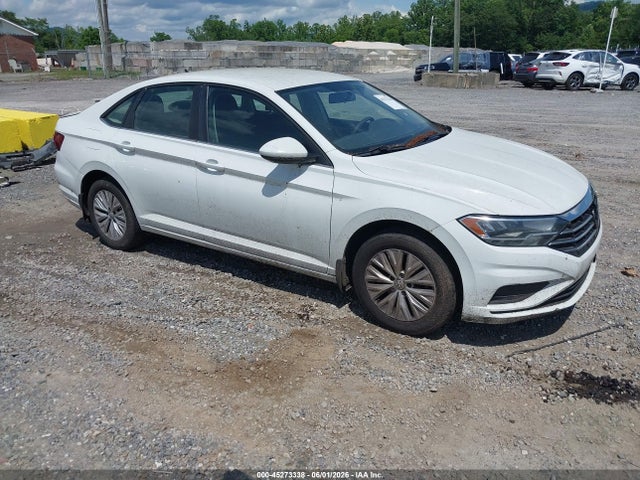 Salvage Volkswagen Jetta Image