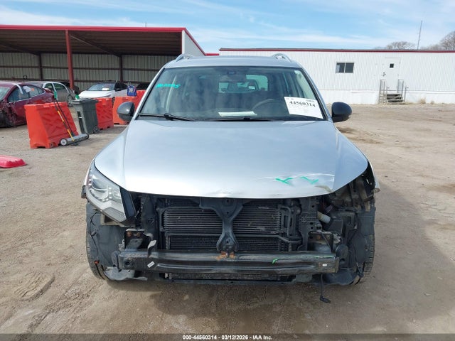 Volkswagen Tiguan 2.0t Sport