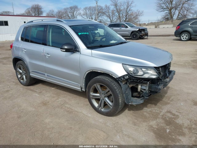 Salvage Volkswagen Tiguan Image