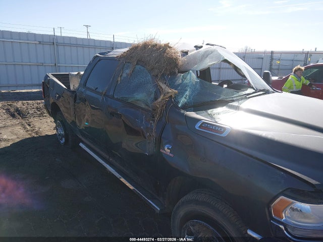 Ram 2500 Tradesman  4x4 6'4 Box