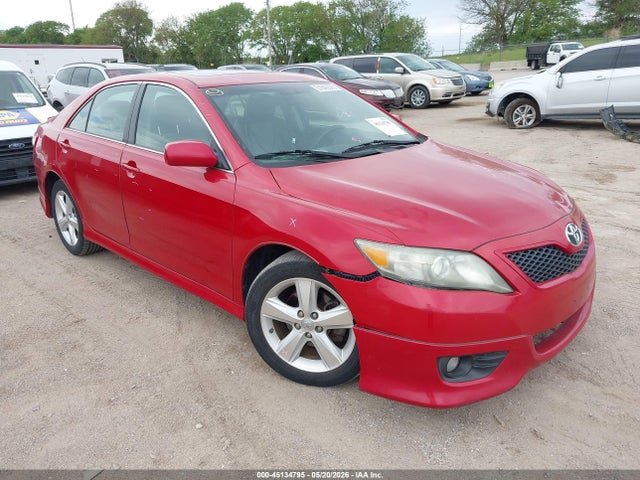 Salvage Toyota Camry Image