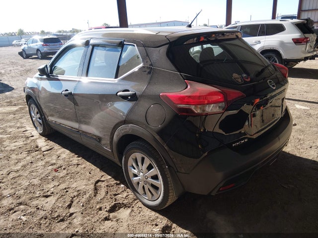 Nissan Kicks S