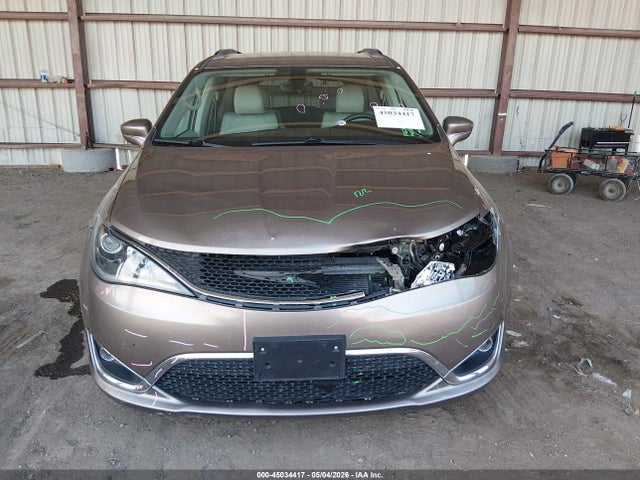 Chrysler Pacifica Touring-l