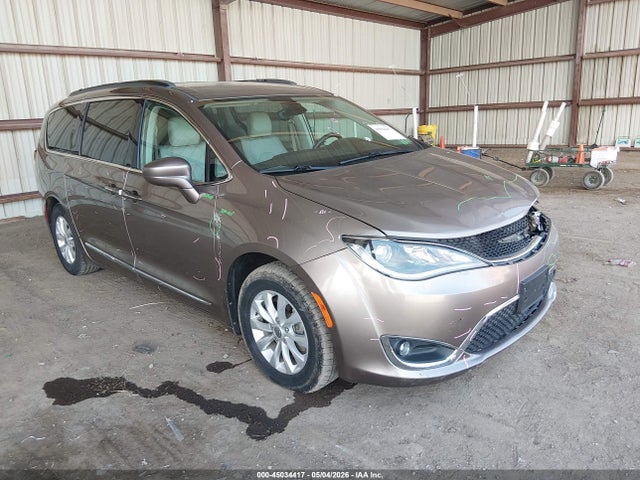 Salvage Chrysler Pacifica Image