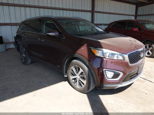 Salvage Kia Sorento Image