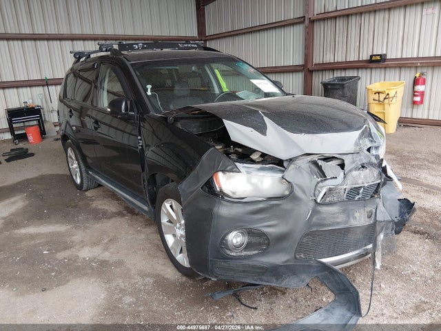 Salvage Mitsubishi Outlander Image