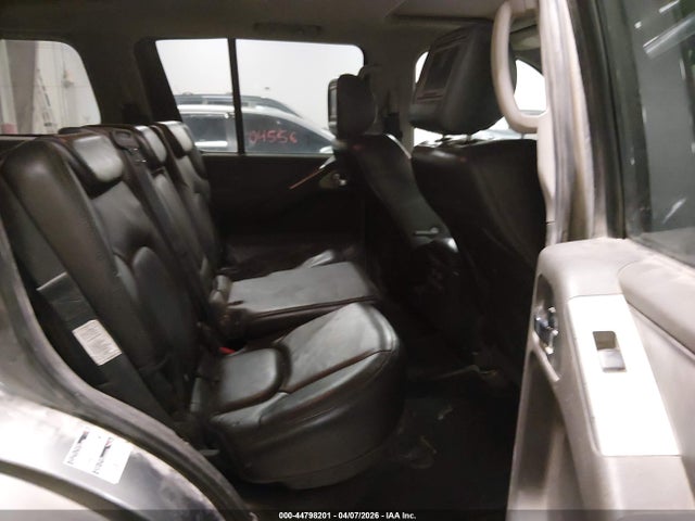 Nissan Pathfinder Se