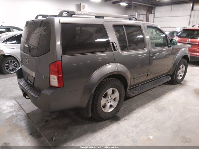 Nissan Pathfinder Se