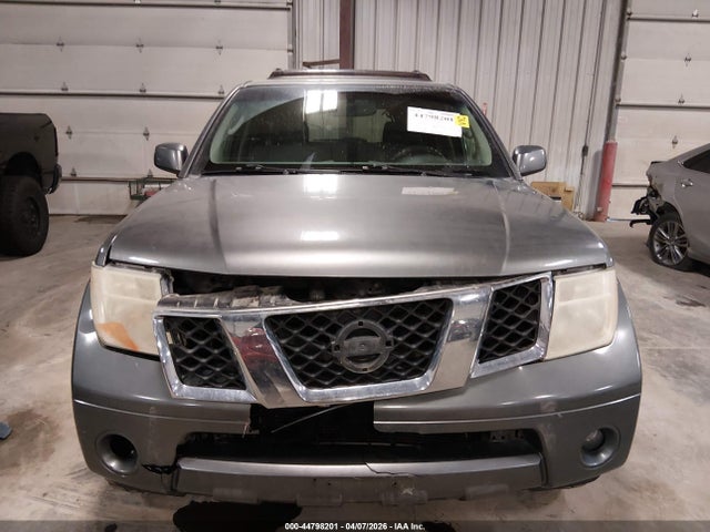Nissan Pathfinder Se