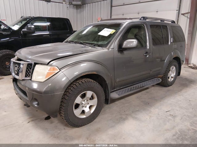 Nissan Pathfinder Se