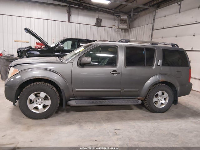 Nissan Pathfinder Se