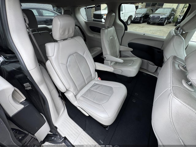 Chrysler Pacifica Touring L