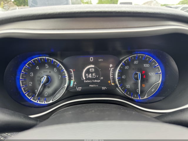 Chrysler Pacifica Touring L