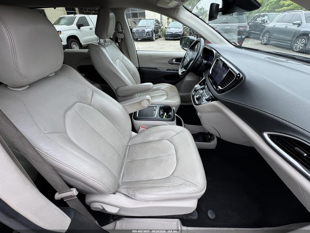 Chrysler Pacifica Touring L
