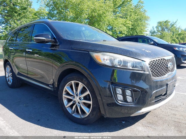 Salvage Kia Sorento Image