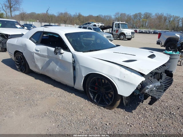 Salvage Dodge Challenger Image
