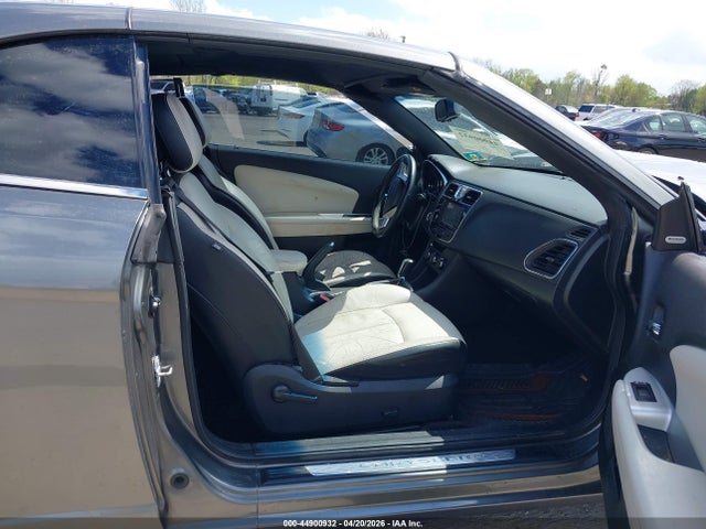 Chrysler 200 Limited