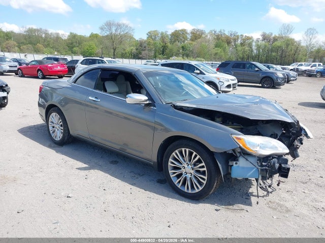 Salvage Chrysler 200 Image