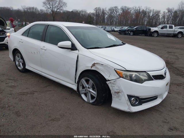 Salvage Toyota Camry Image