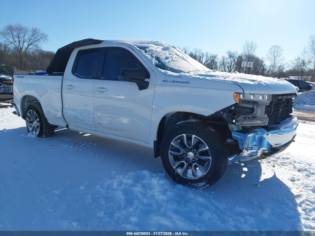 Salvage Chevrolet Silverado 1500 Image