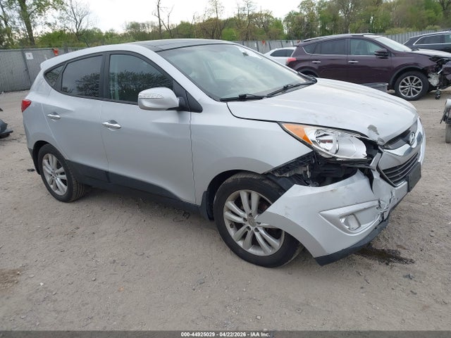 Salvage Hyundai TUCSON Image