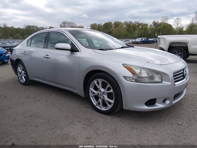 Salvage Nissan Maxima Image