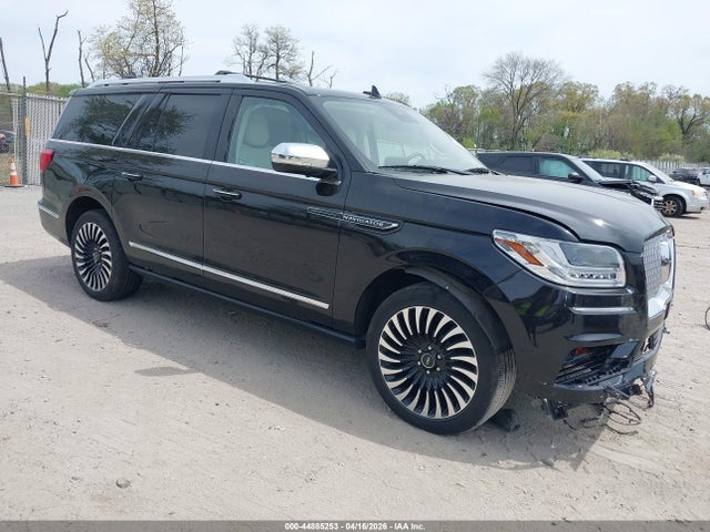 Salvage Lincoln Navigator Image