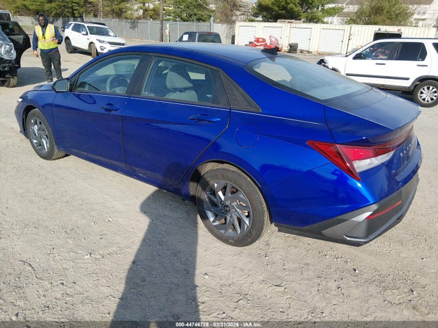 Hyundai ELANTRA Sel