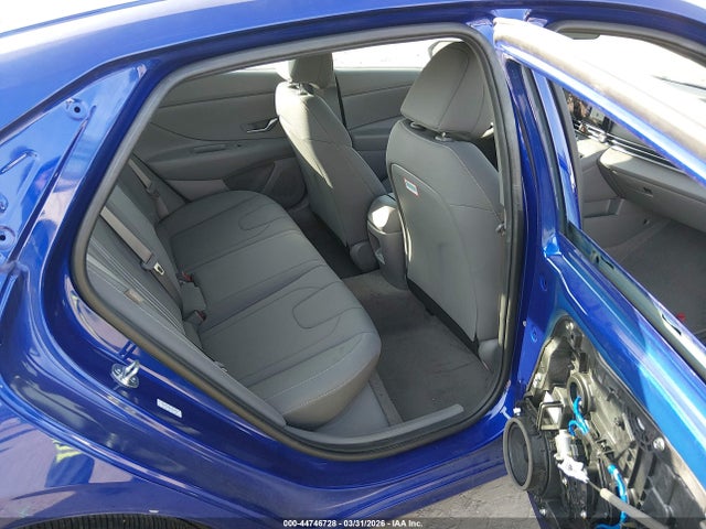 Hyundai ELANTRA Sel