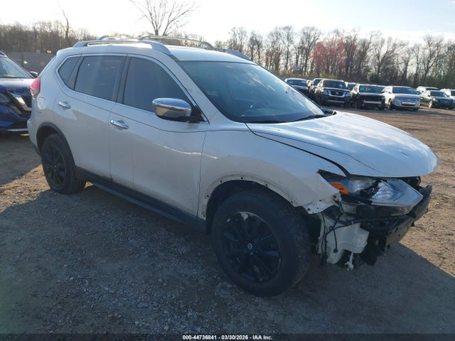 Salvage Nissan Rogue Image