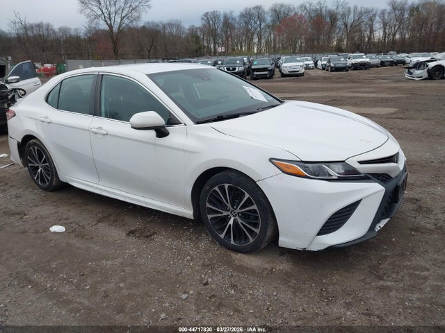 Salvage Toyota Camry Image