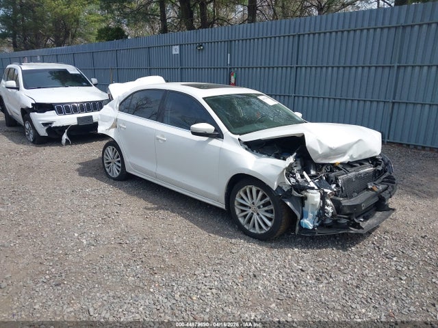 Salvage Volkswagen Jetta Image