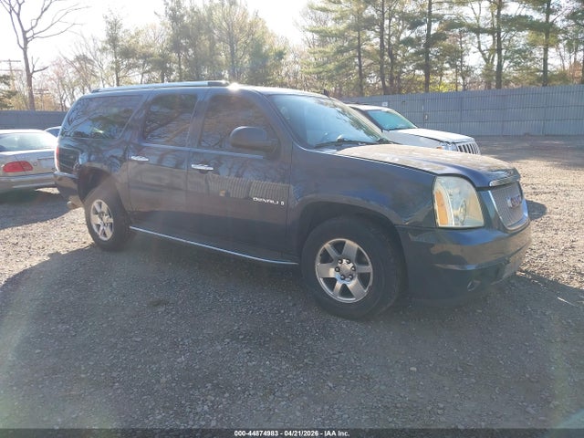 Salvage GMC Yukon Image