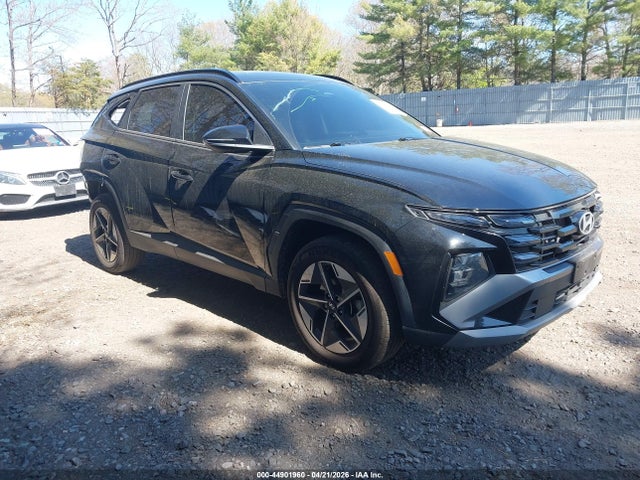 Salvage Hyundai TUCSON Image