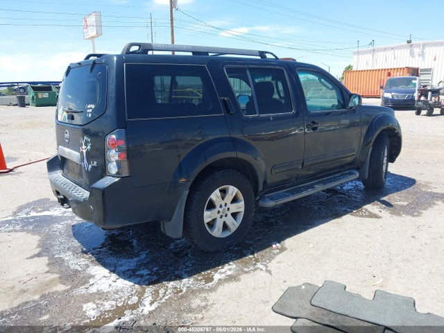 Nissan Pathfinder Le