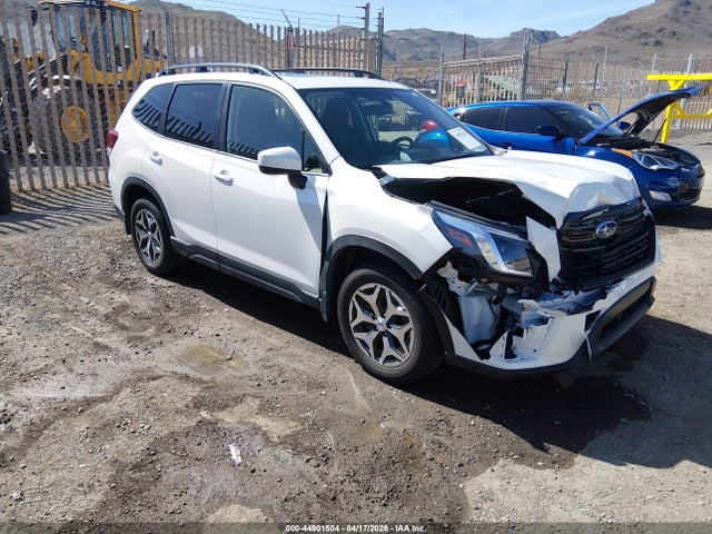 Salvage Subaru Forester Image