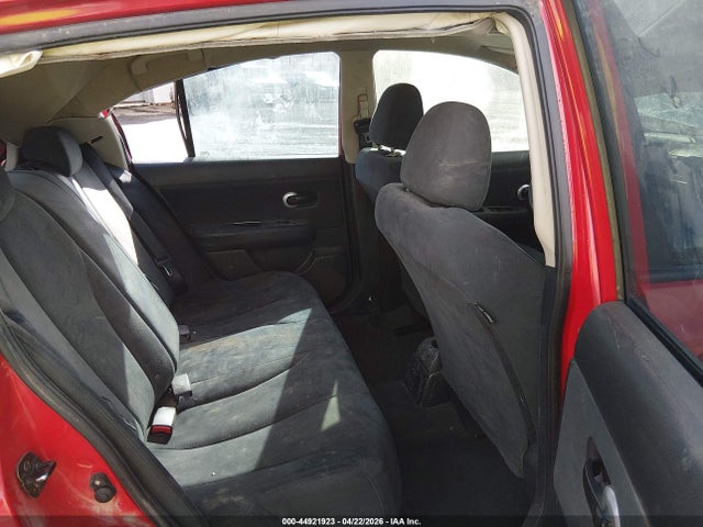 Nissan Versa 1.8s