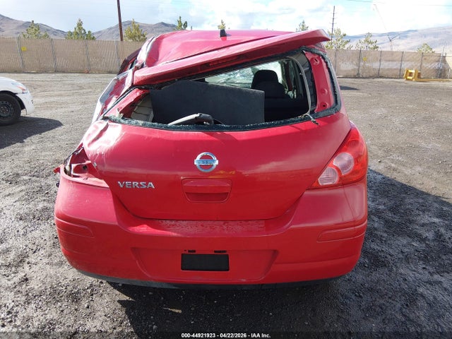 Nissan Versa 1.8s