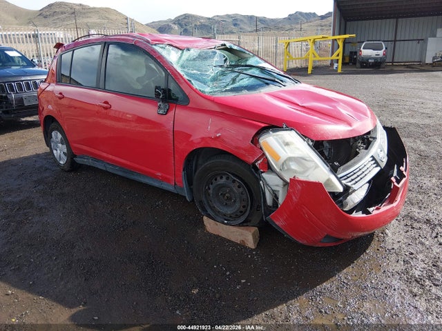 Salvage Nissan Versa Image