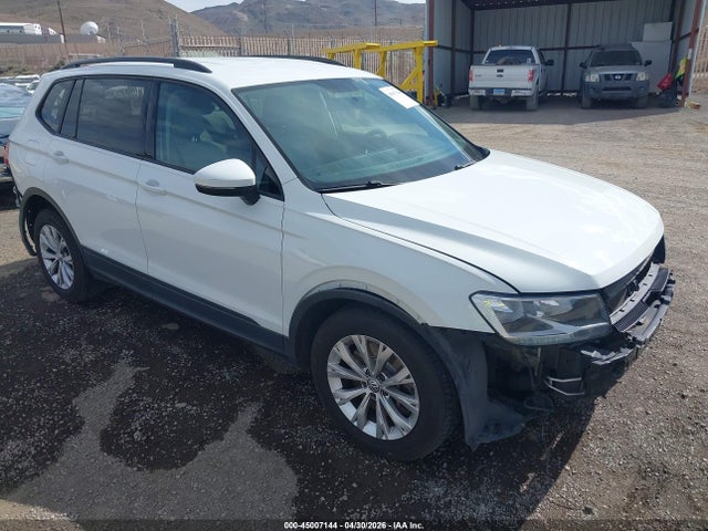 Salvage Volkswagen Tiguan Image