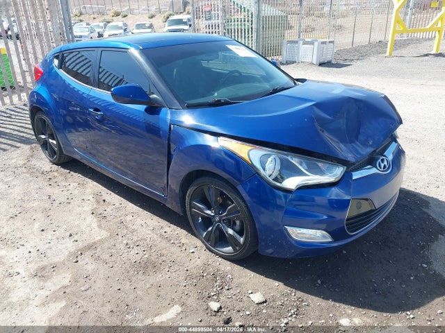Salvage Hyundai VELOSTER Image