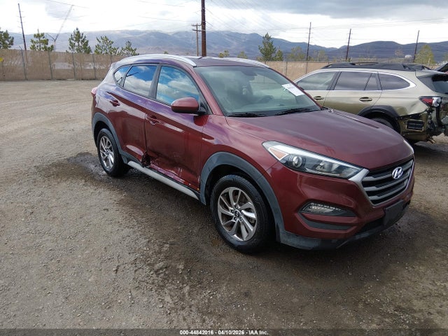 Salvage Hyundai TUCSON Image