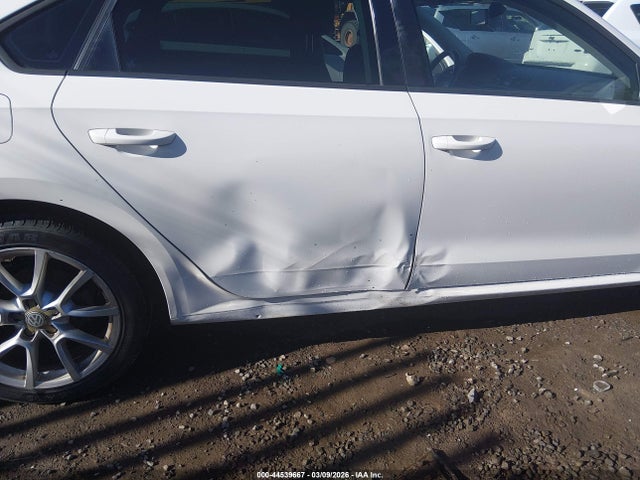 Volkswagen Passat 1.8t Wolfsburg Edition